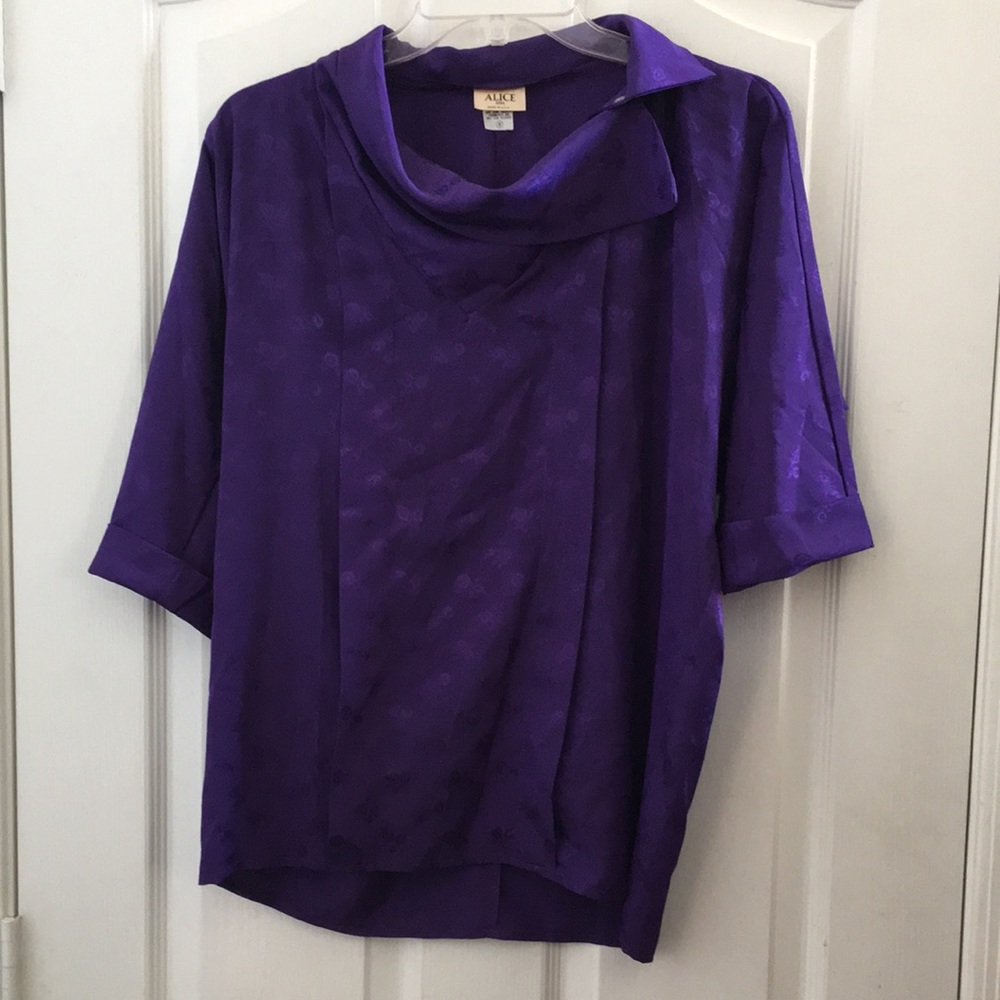 FINAL MARKDOWN Ladies’ Alice Kim Tone-on-Tone Top (S)